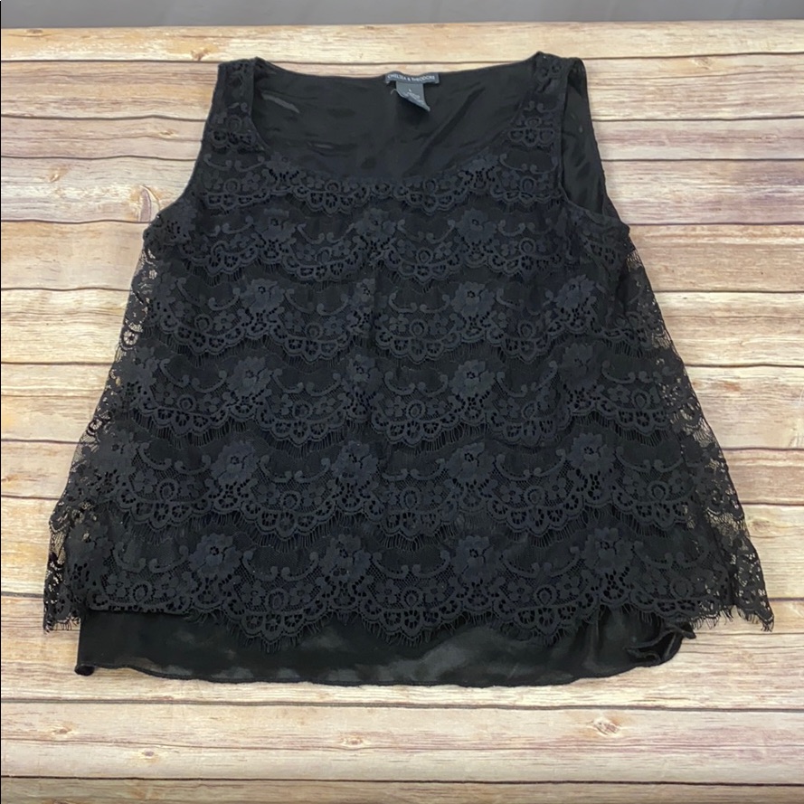 L Women’s Chelsea & Theodore Lace Sleeveless Top